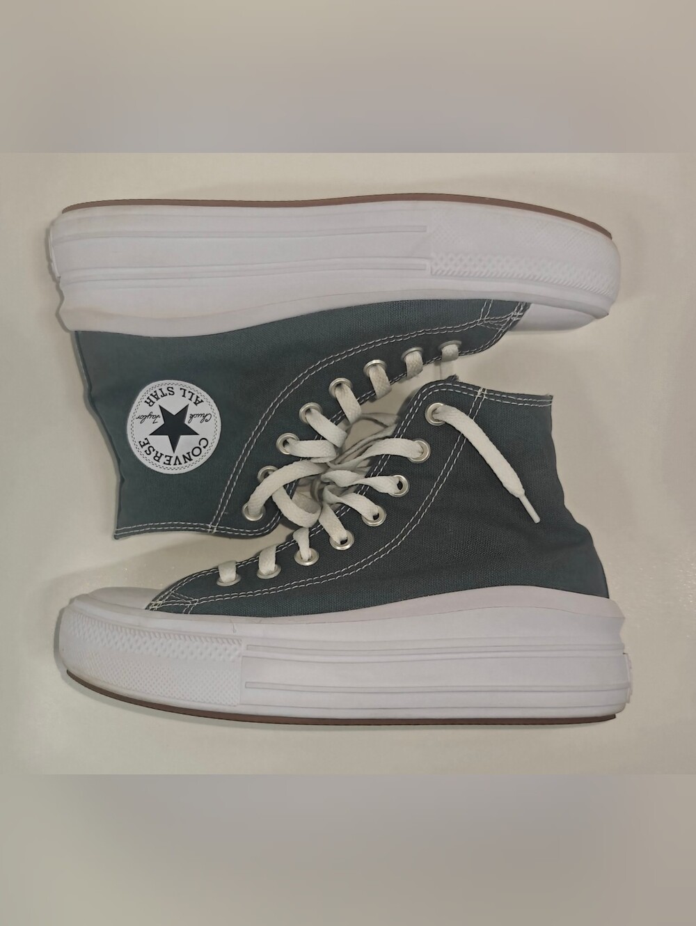 Converse A10664C Chuck Taylor Women’s 7.5 Gray Lace Up Sneakers
